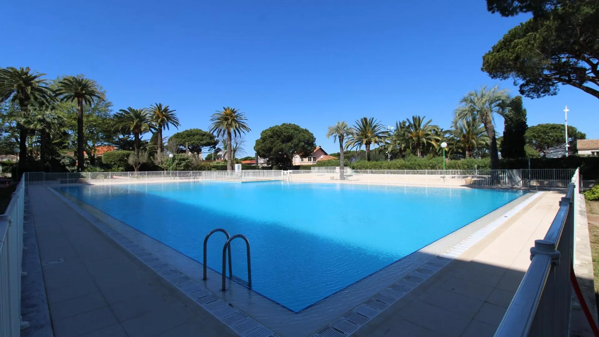 Apartment Tropcoq - Au Coeur De St-Tropez - Studio Cabine Pour 2 Personnes Saint-Tropez